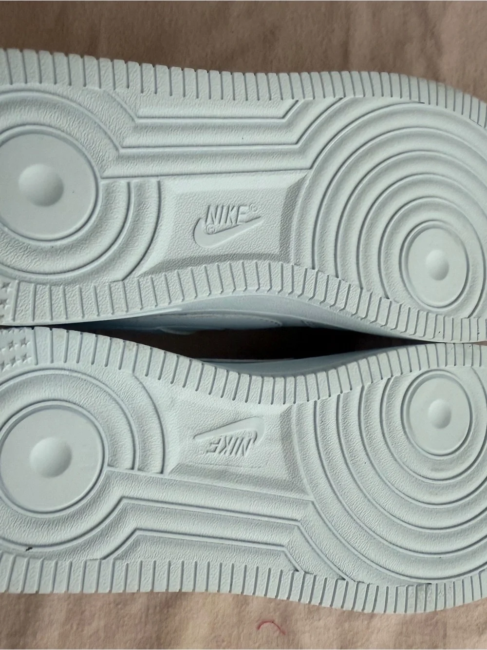 Nike White Men’s Low-Top Leather Sneakers